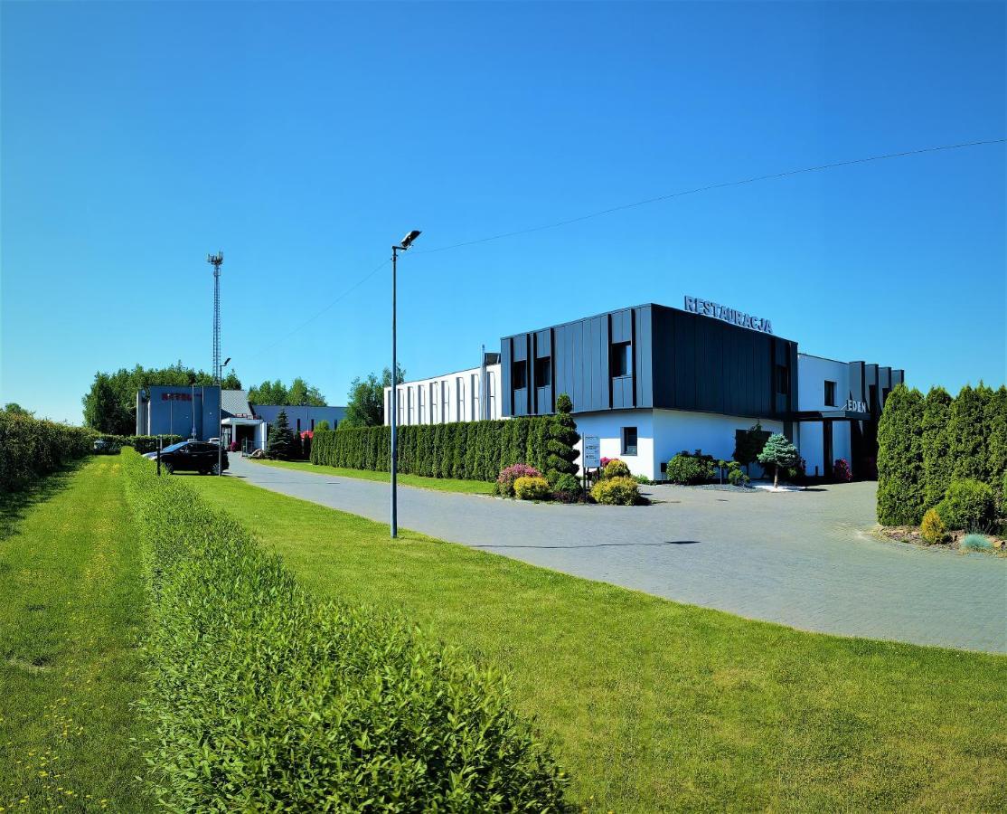 Hotel Eden Rzgow Bagian luar foto